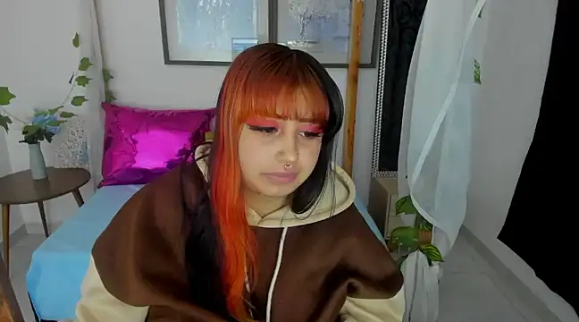 lussyevans24 online show from 01.28.25