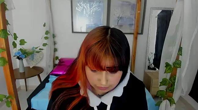 lussyevans24 online show from 01.30.25