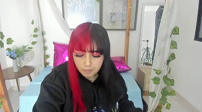 lussyevans24 online show from 02.08.25