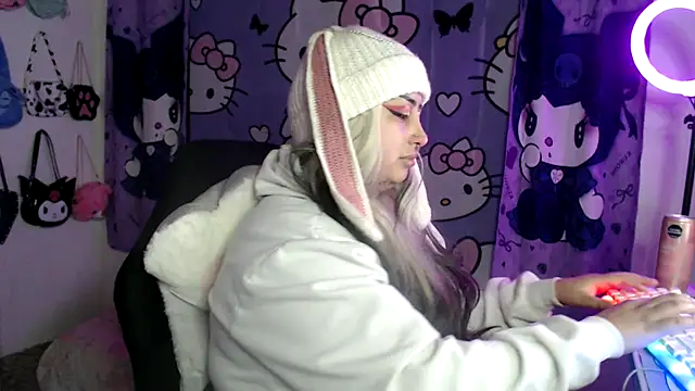 lussyevans24 online show from 09.17.25