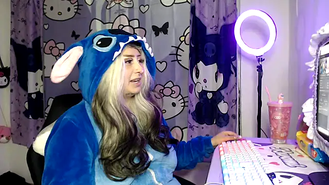 lussyevans24 online show from 11.11.25