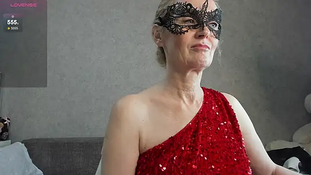 Snapshot of angelica_marquise chatting on 10.30.25 angelica marquise online show from 10.30.25