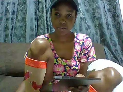 miss lyne001 online show from 10.29.25