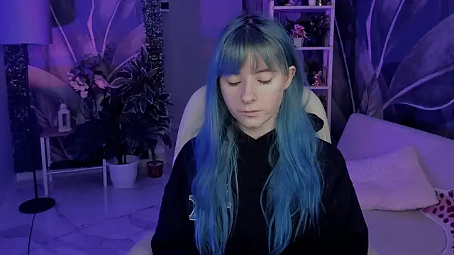 Snapshot of LexiWenford chatting on 09.30.25 LexiWenford online show from 09.30.25