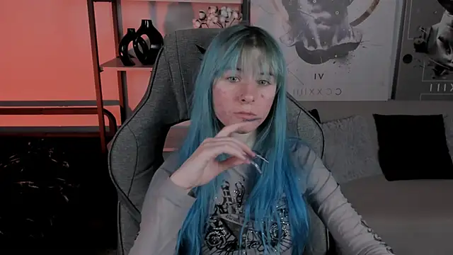 Snapshot of LexiWenford chatting on 10.07.25 LexiWenford online show from 10.07.25