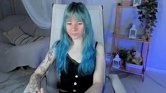 Snapshot of LexiWenford chatting on 10.17.25 LexiWenford online show from 10.17.25