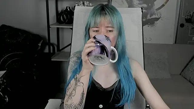 Snapshot of LexiWenford chatting on 10.20.25 LexiWenford online show from 10.20.25