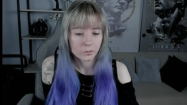 Snapshot of LexiWenford chatting on 10.31.25 LexiWenford online show from 10.31.25