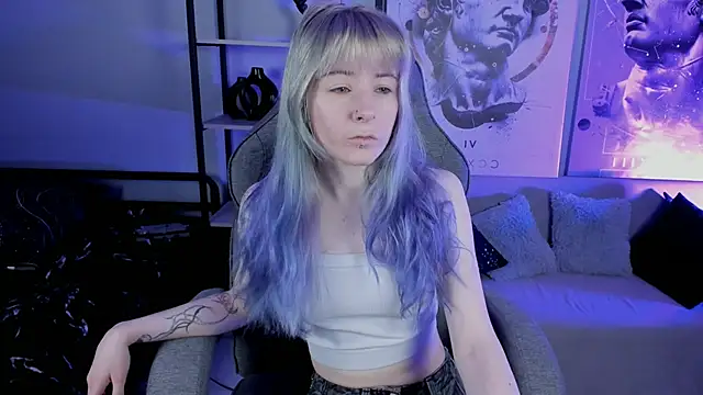 Snapshot of LexiWenford chatting on 11.03.25 LexiWenford online show from 11.03.25