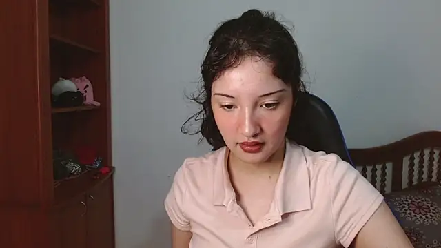 Snapshot of alexaa08 chatting on 09.23.25 alexaa08 online show from 09.23.25