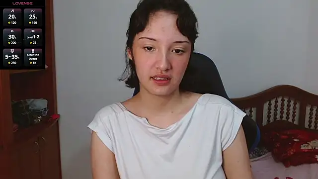 Snapshot of alexaa08 chatting on 09.28.25 alexaa08 online show from 09.28.25