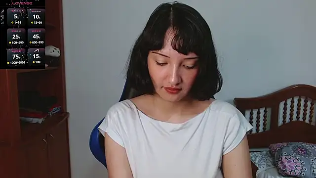 Snapshot of alexaa08 chatting on 10.10.25 alexaa08 online show from 10.10.25