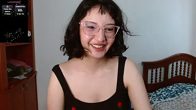 Snapshot of alexaa08 chatting on 10.27.25 alexaa08 online show from 10.27.25