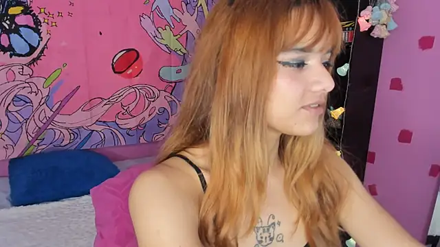 Snapshot of kittyzenn chatting on 12.08.24 kittyzenn online show from 12.08.24