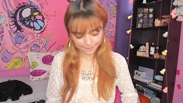 Snapshot of kittyzenn chatting on 12.14.24 kittyzenn online show from 12.14.24