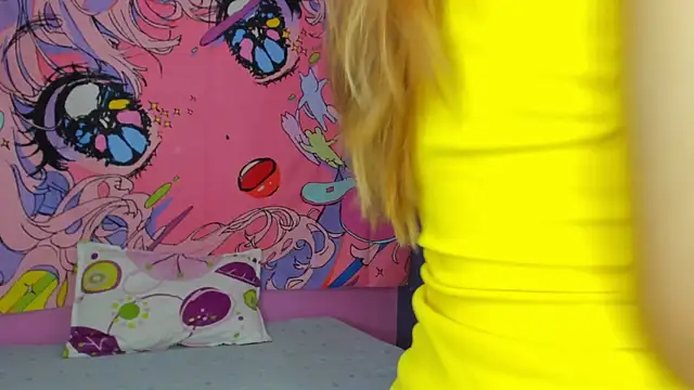 Snapshot of kittyzenn chatting on 12.21.24 kittyzenn online show from 12.21.24