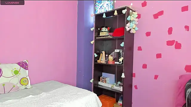 Snapshot of kittyzenn chatting on 01.16.25 kittyzenn online show from 01.16.25