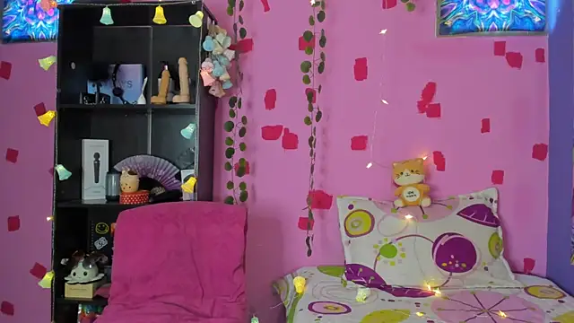 Snapshot of kittyzenn chatting on 02.12.25 kittyzenn online show from 02.12.25