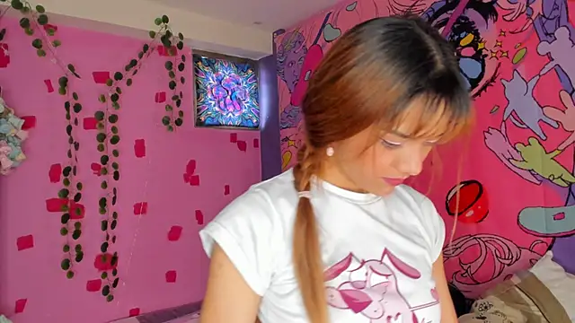 Snapshot of kittyzenn chatting on 02.25.25 kittyzenn online show from 02.25.25