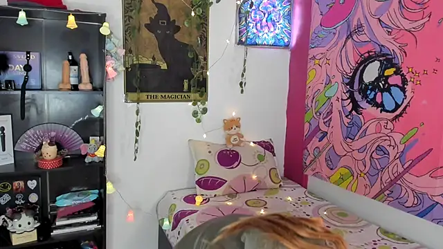 Snapshot of kittyzenn chatting on 03.14.25 kittyzenn online show from 03.14.25