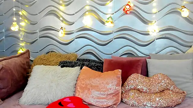 StormiRusso online show from 12.31.24