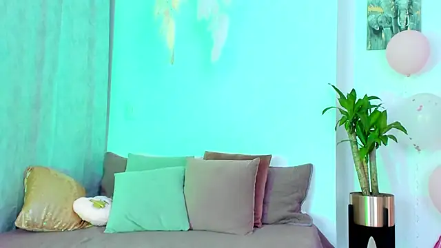 StormiRusso online show from 02.07.25