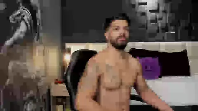 Snapshot of DannSaenz chatting on 01.29.25 DannSaenz online show from 01.29.25