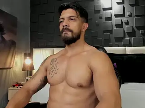 Snapshot of DannSaenz chatting on 02.02.25 DannSaenz online show from 02.02.25