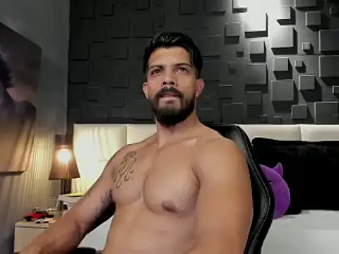 Snapshot of DannSaenz chatting on 02.02.25 DannSaenz online show from 02.02.25