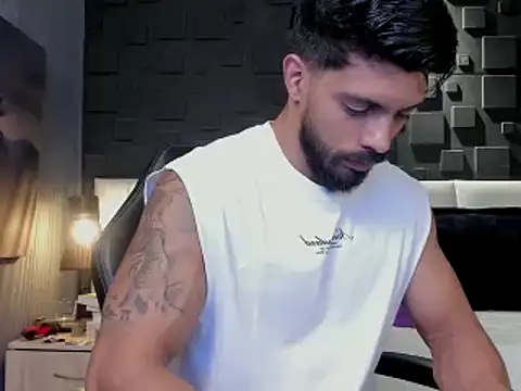 Snapshot of DannSaenz chatting on 02.03.25 DannSaenz online show from 02.03.25