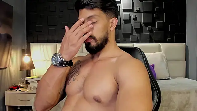 Snapshot of DannSaenz chatting on 02.06.25 DannSaenz online show from 02.06.25