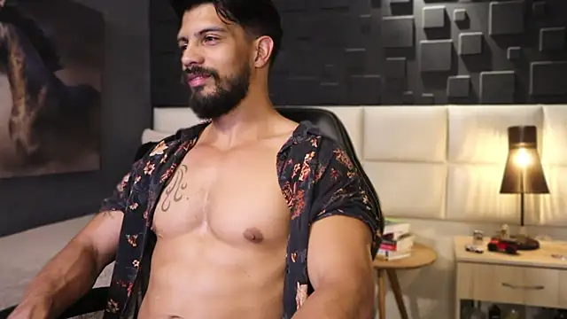 Snapshot of DannSaenz chatting on 02.15.25 DannSaenz online show from 02.15.25