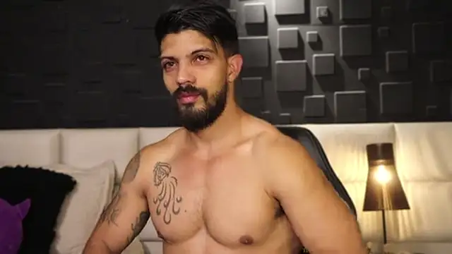 Snapshot of DannSaenz chatting on 02.15.25 DannSaenz online show from 02.15.25