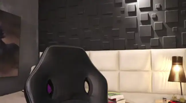 Snapshot of DannSaenz chatting on 02.16.25 DannSaenz online show from 02.16.25