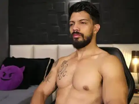 Snapshot of DannSaenz chatting on 02.17.25 DannSaenz online show from 02.17.25