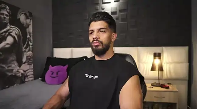 Snapshot of DannSaenz chatting on 02.22.25 DannSaenz online show from 02.22.25