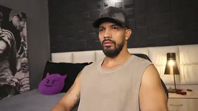 Snapshot of DannSaenz chatting on 02.23.25 DannSaenz online show from 02.23.25