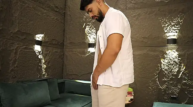 Snapshot of DannSaenz chatting on 03.02.25 DannSaenz online show from 03.02.25