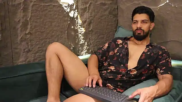 Snapshot of DannSaenz chatting on 03.06.25 DannSaenz online show from 03.06.25