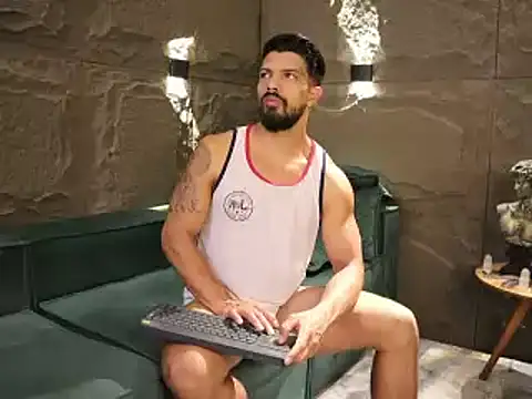 Snapshot of DannSaenz chatting on 03.12.25 DannSaenz online show from 03.12.25