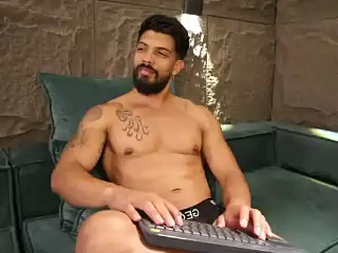 Snapshot of DannSaenz chatting on 03.13.25 DannSaenz online show from 03.13.25