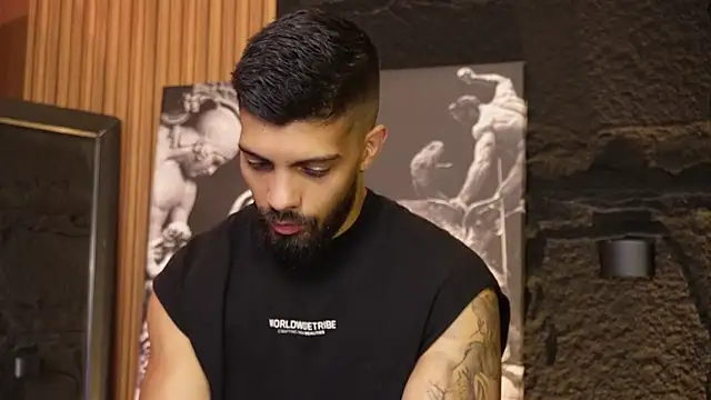 Snapshot of DannSaenz chatting on 09.11.25 DannSaenz online show from 09.11.25