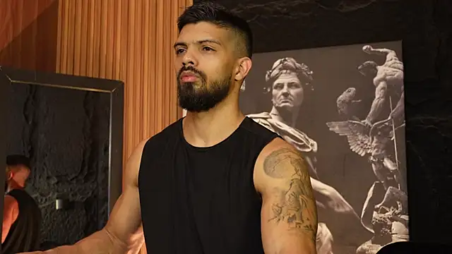 Snapshot of DannSaenz chatting on 09.16.25 DannSaenz online show from 09.16.25