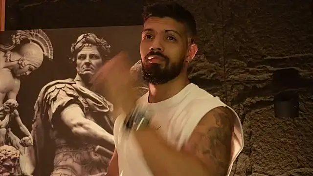 Snapshot of DannSaenz chatting on 09.19.25 DannSaenz online show from 09.19.25