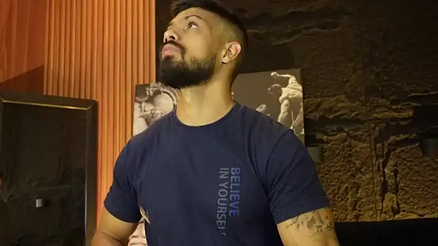 Snapshot of DannSaenz chatting on 09.23.25 DannSaenz online show from 09.23.25