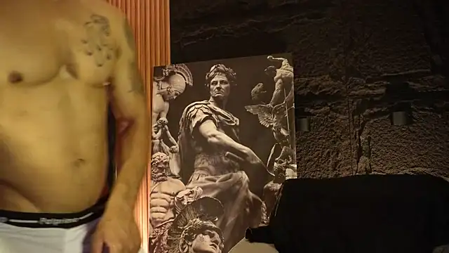 Snapshot of DannSaenz chatting on 09.24.25 DannSaenz online show from 09.24.25