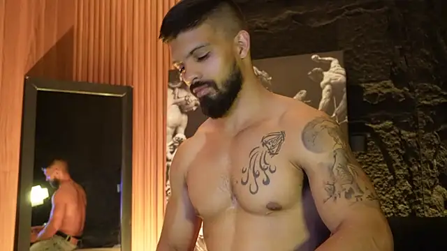 Snapshot of DannSaenz chatting on 09.26.25 DannSaenz online show from 09.26.25