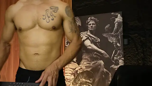 Snapshot of DannSaenz chatting on 09.26.25 DannSaenz online show from 09.26.25