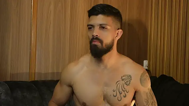 Snapshot of DannSaenz chatting on 09.30.25 DannSaenz online show from 09.30.25