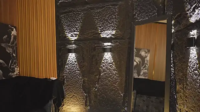 Snapshot of DannSaenz chatting on 10.03.25 DannSaenz online show from 10.03.25